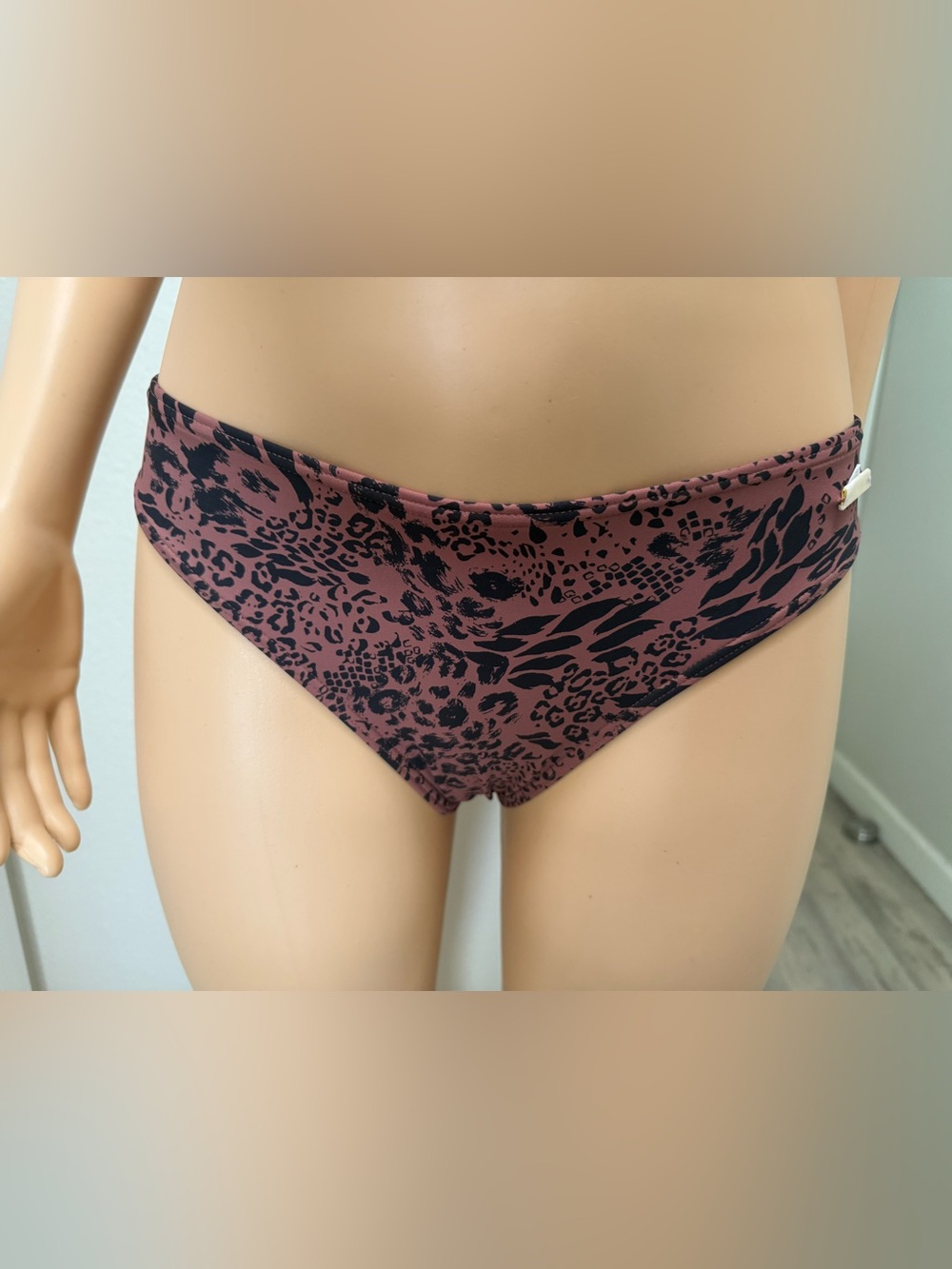 Venus Printed Moderate Bottom-Abstract Leopard Size 8